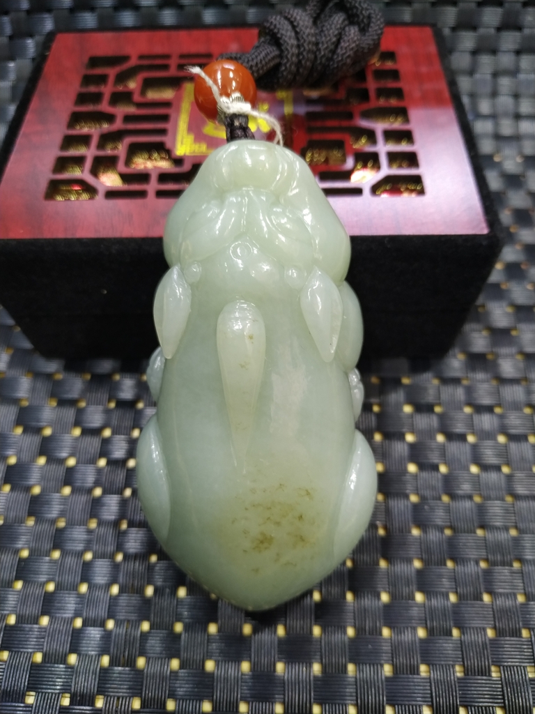 和田玉貔貅手玩件